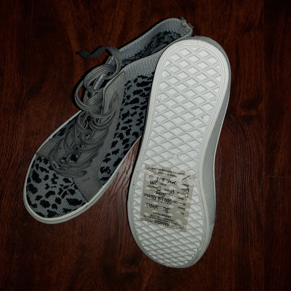 NWT! Animal Print Shoes - Picture 4 of 4